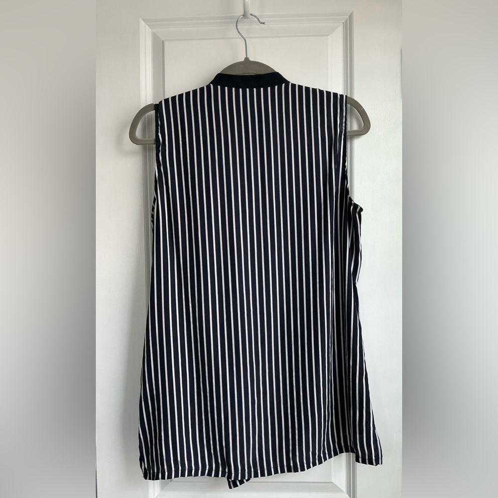 Frame Women’s Navy Le Sleeveless Button Top 100% Silk Navy/White Stripe Sz Small - Picture 2 of 8